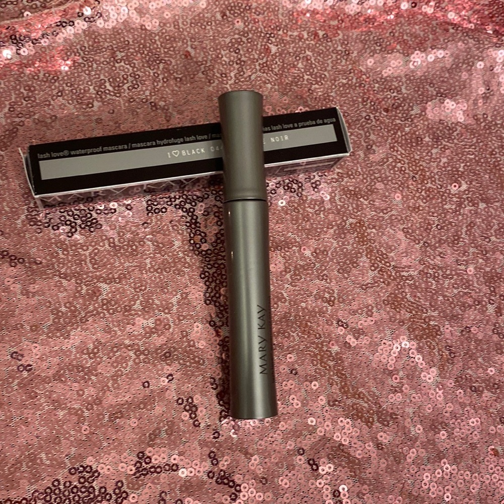 Waterproof mascara Lash Love